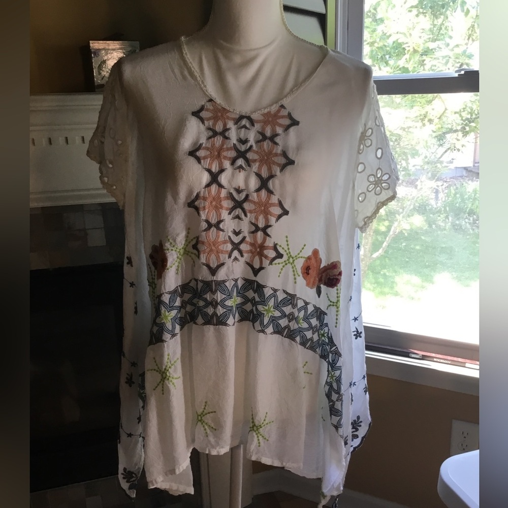 Johnny Was White Tunic with Multicolor Embroidery